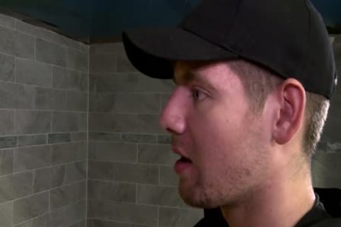 10-Pounder Virgins Locker Room Sex Caught By trainer