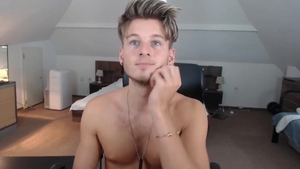 blond chap With large penis cam