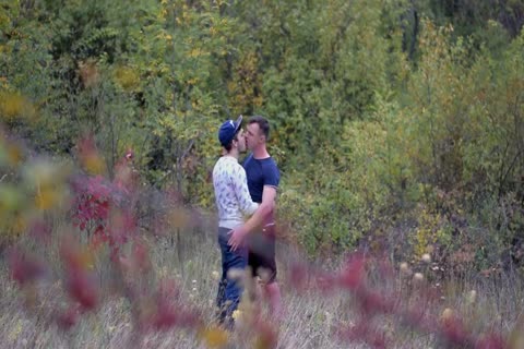 Shaved slut bareback blowjob cum on the nature