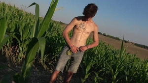 EastBoys.com: Hairy Johny Walsh handjob